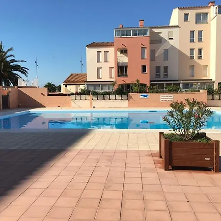 2 Pieces 35 M² Cap D'agde, Centre Port, Bel Type 2 Loggia Piscine